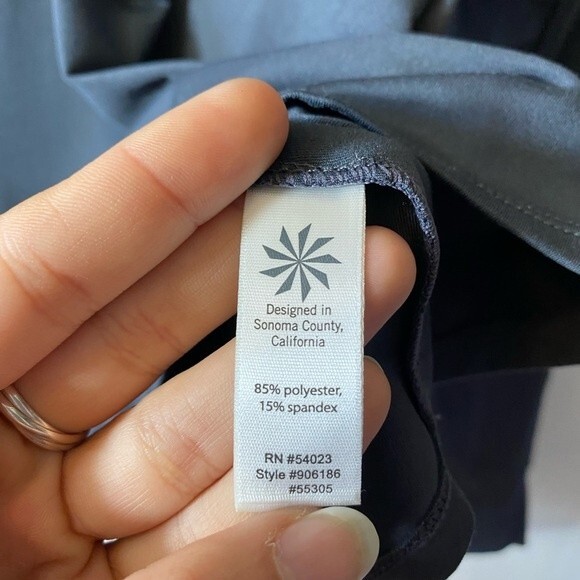 ATHLETA Malibu Half Zip Active Hike Jacket Pullover in Grey/Red Sz Medium - Picture 13 of 14